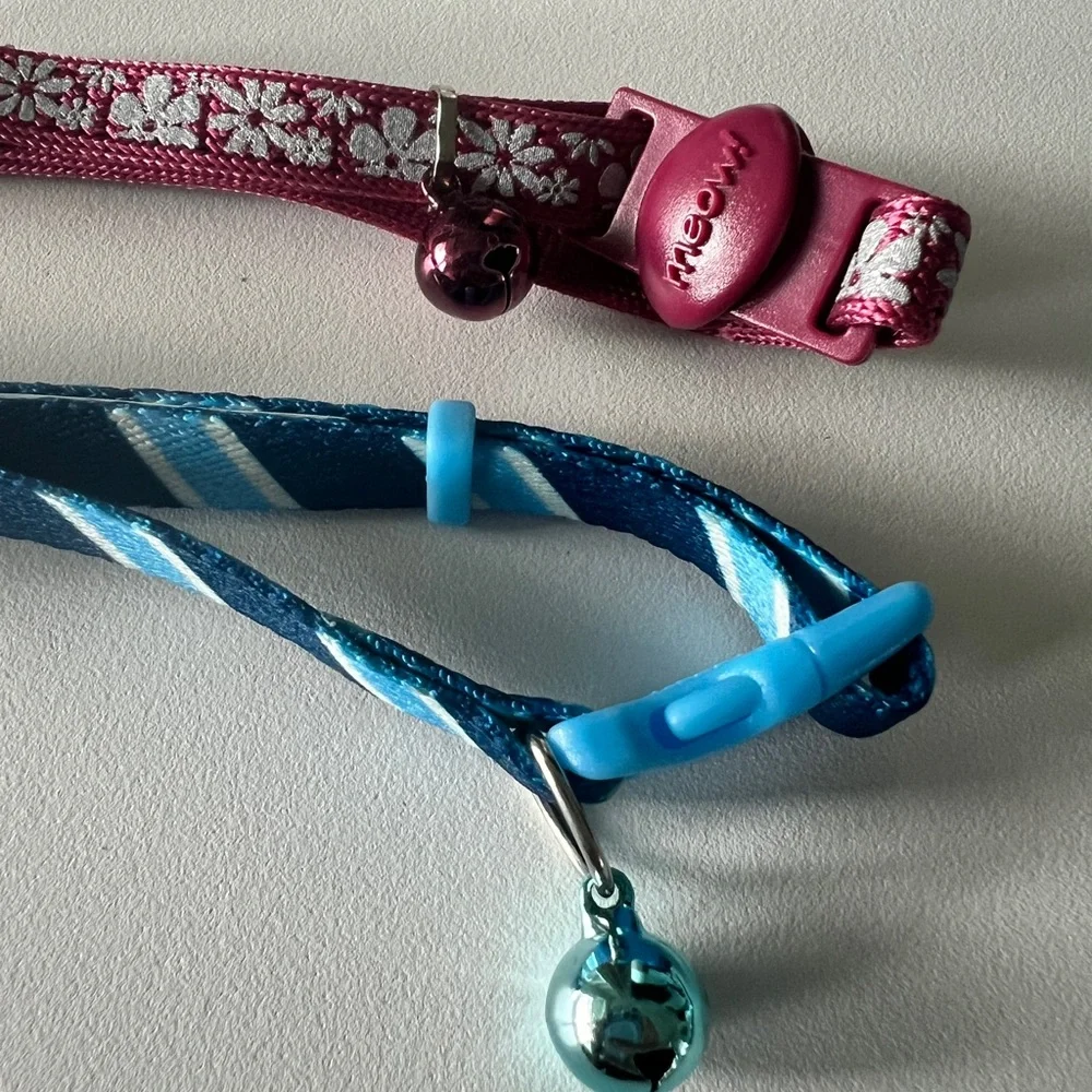 BRAND NEW NEVER USED CAT COLLARS (or small dog)